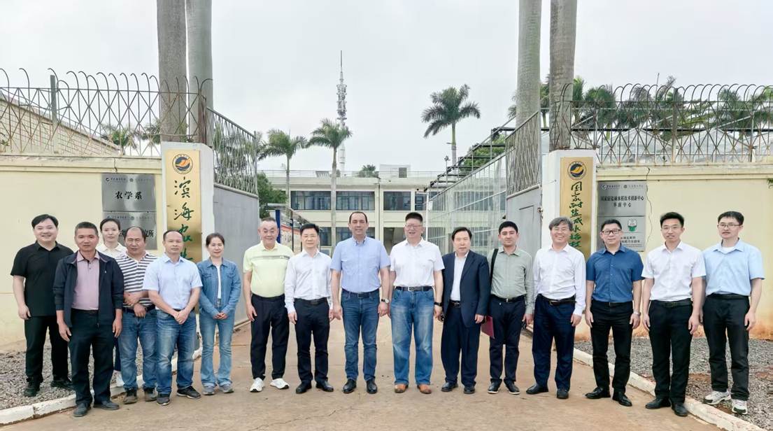 e32a7ef476eacb1f4ae6d9f66250de4